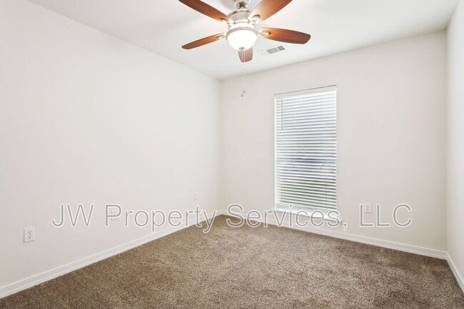 Building Photo - 70252 8th St