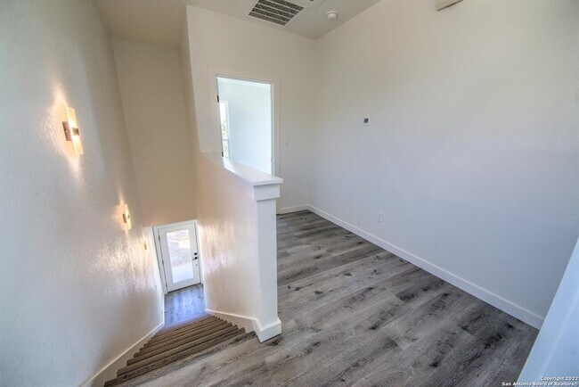 Building Photo - 2066 Dry Creek