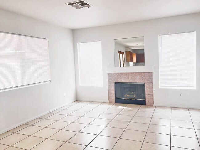 Building Photo - 4451 Sparkle Crest Ave