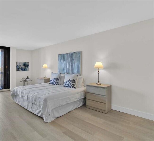 Building Photo - 4748 S Ocean Blvd