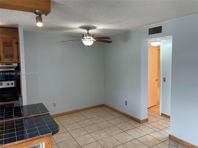 Building Photo - 1801 S Treasure Dr