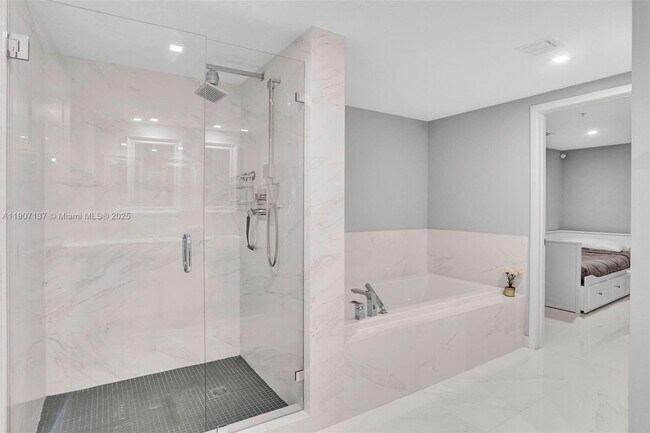 Building Photo - 400 Sunny Isles Blvd