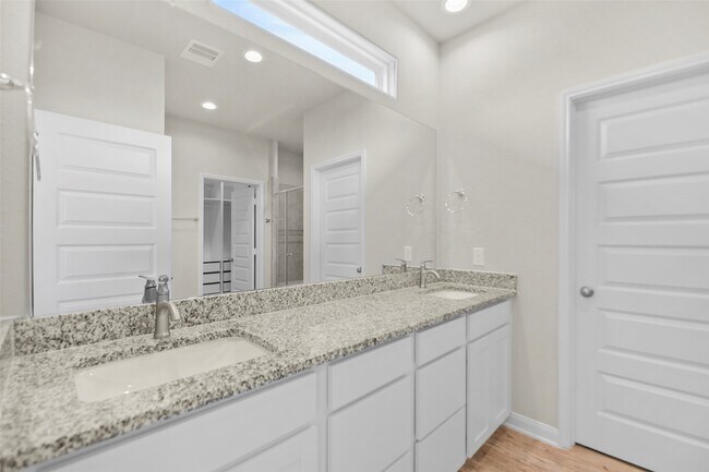 Building Photo - 9911 Brickhouse Dr