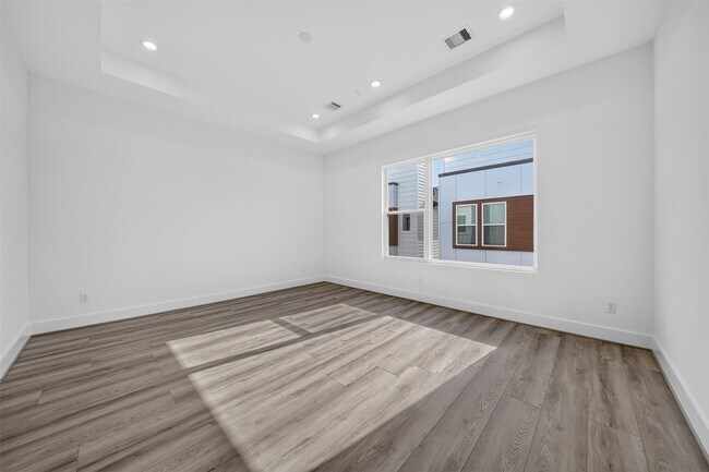 Building Photo - 2421 Harrington St