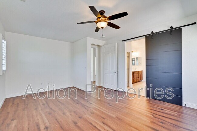 Building Photo - 675 W Esplanade Dr