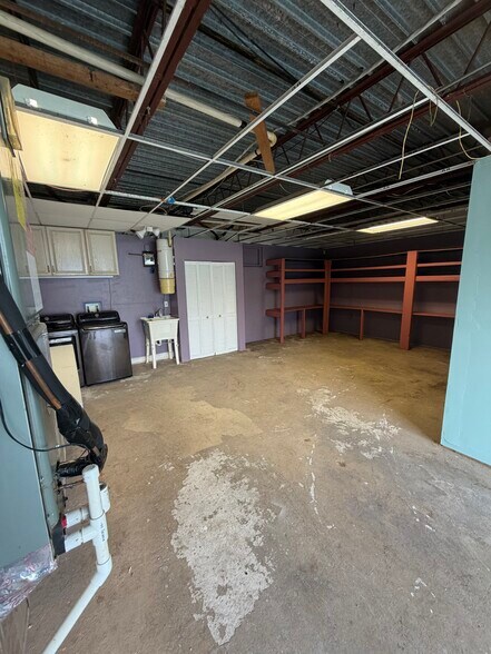 Building Photo - 2020 Laurel Ln