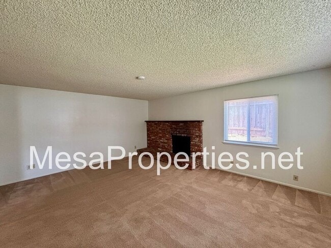 Building Photo - 561 Spruce St