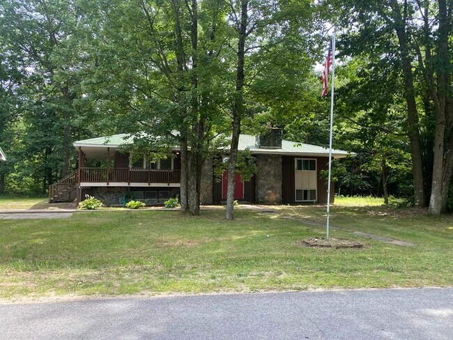 Building Photo - Secluded 4 bedrooms 3 baths with 2 car garage and fenced in yard in the town of Rutland for rent!