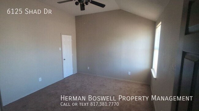 Building Photo - 6125 Shad Dr