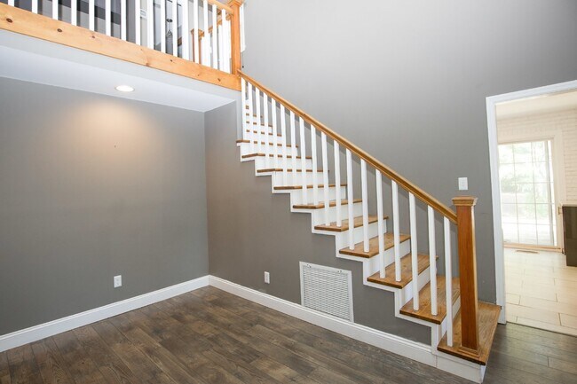 Building Photo - "3-Bedroom Home on Fox Hunt Lane in Southern Pines – Cozy Living Awaits!"
