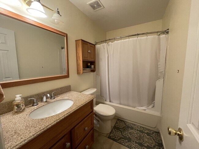 Building Photo - 6108 N Willow Pond Dr
