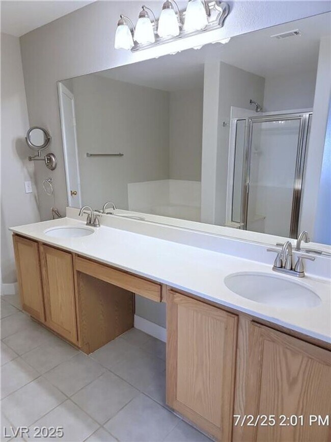 Building Photo - Bright Green Valley Condo in Gated Southpa...