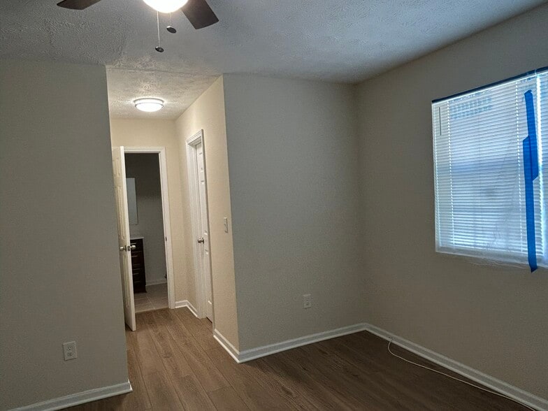 Building Photo - 5538 Summer Ln