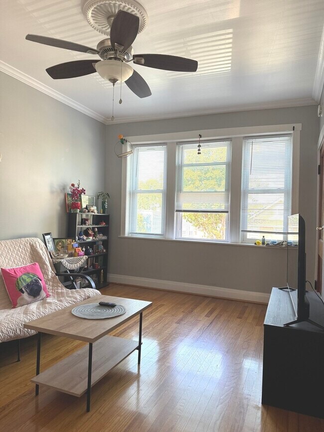 Building Photo - 2971 S Lyman St