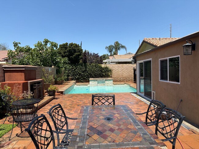 Building Photo - Spectacular-Remodeled 4-Bedroom Home with Pool, Spa, + 600 sqft Bonus Space in lovely Sylmar neig...