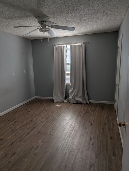 Building Photo - 3925 Westlawn Pl