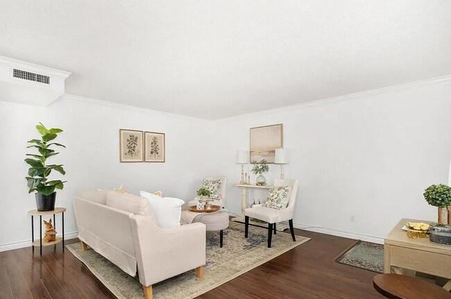 Building Photo - Welcome to this charming, spacious 1-bedro...