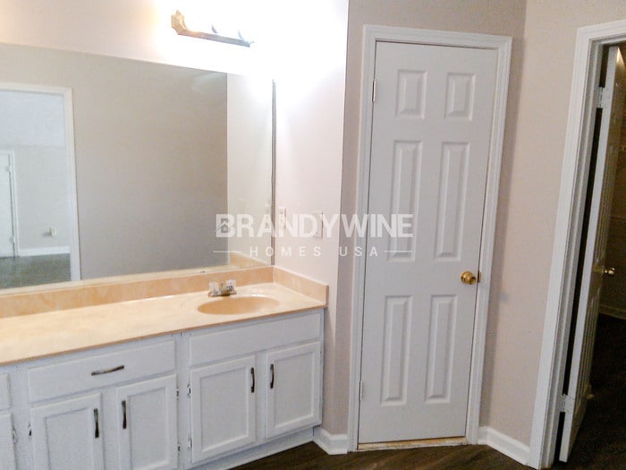 Building Photo - 4454 Mayo Ave