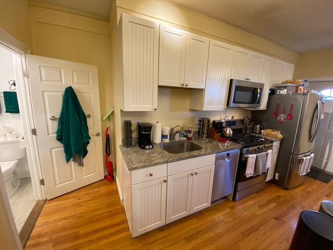 Primary Photo - 39 Cross St