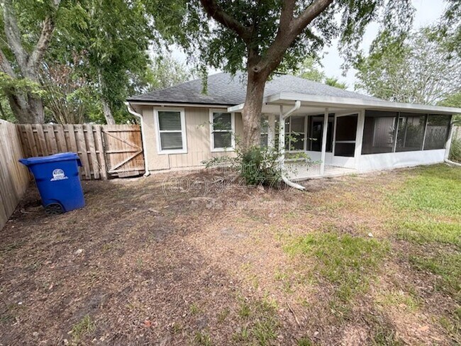 Building Photo - 816 Brookstone Ct