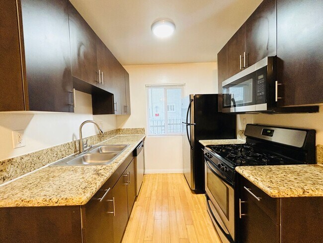 Building Photo - Durango