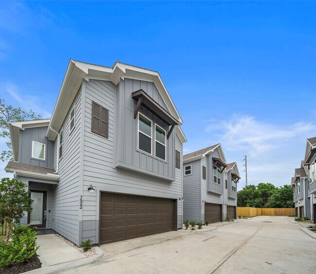 Building Photo - 7520 Sandle St