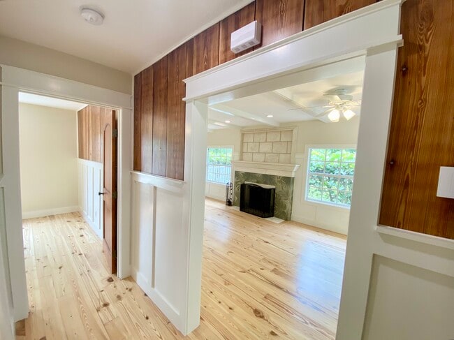 Building Photo - 27748 Pullen Ave