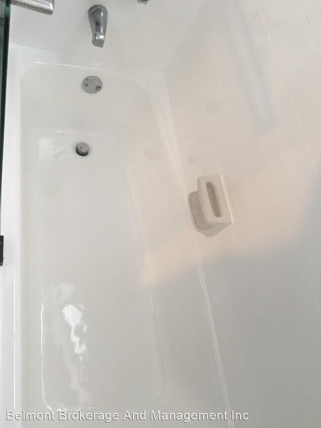 Building Photo - 445 Ximeno Ave