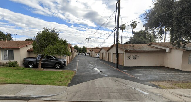 Building Photo - Mountain Breeze Apts