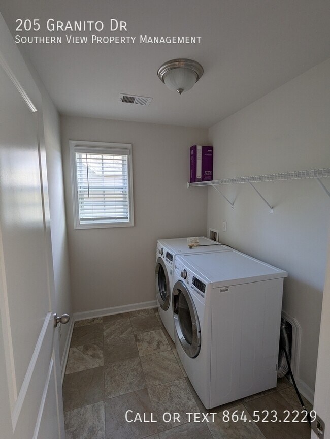 Building Photo - 205 Granito Dr
