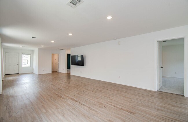 Building Photo - 20966 Zuccala Dr