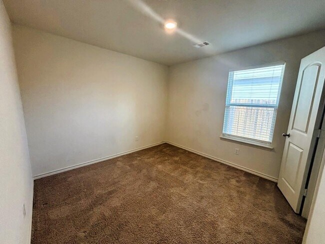 Building Photo - 201 Sunnymeade Ln
