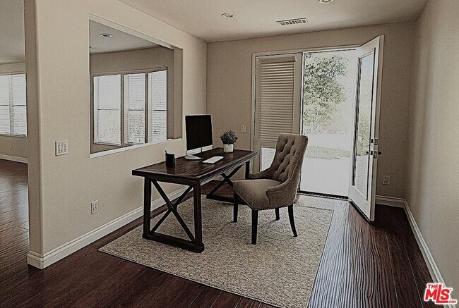 Building Photo - 11040 Renaissance Dr