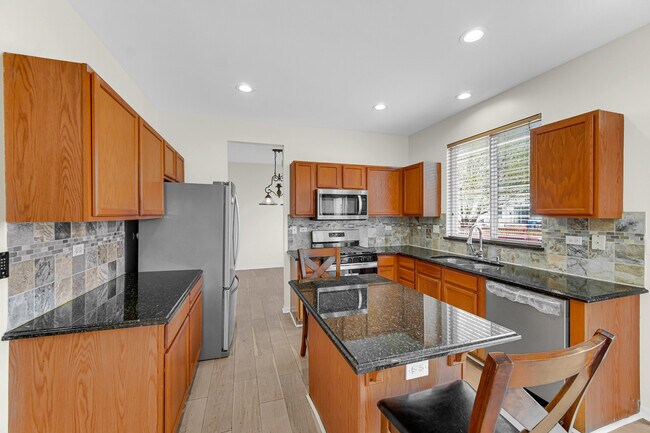 Building Photo - 1998 Conway Ln