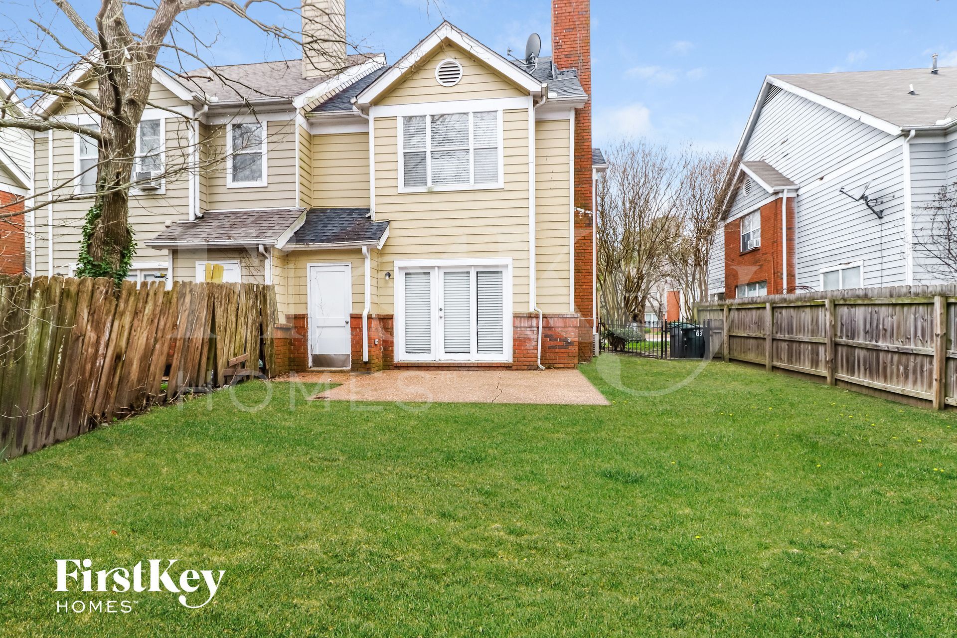 Building Photo - 700 Walnut Woods Cove S