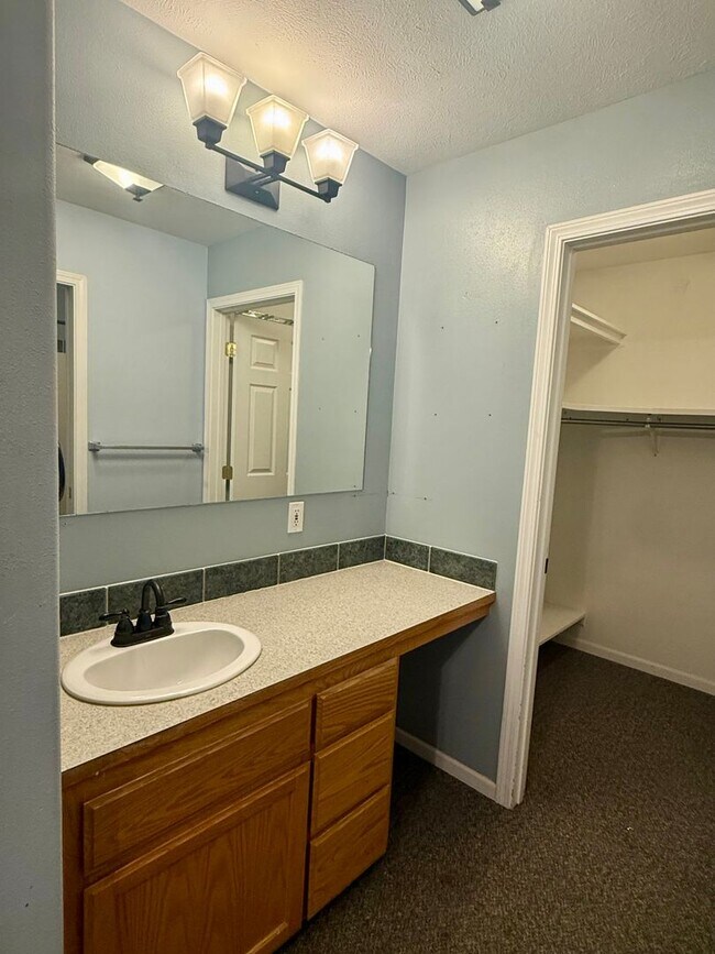 Building Photo - Cheney Home