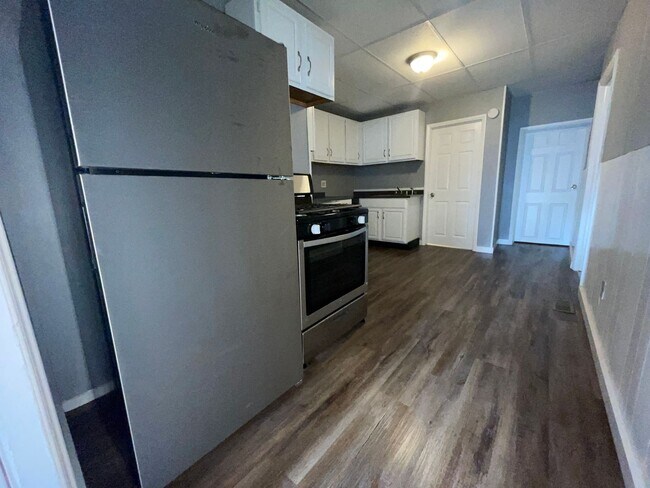 Building Photo - 159 Main St