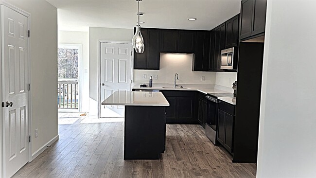 Building Photo - 431 Sunset Hollow Drive