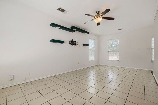Building Photo - 5635 Midcrown Dr