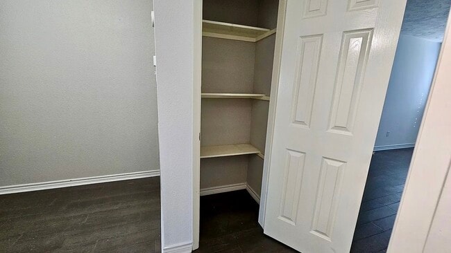 Building Photo - 6436 Kentwick Dr