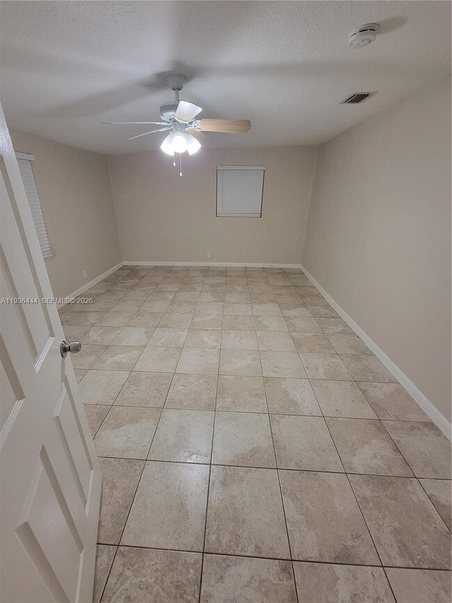 Building Photo - 1428 NW 6th Ave