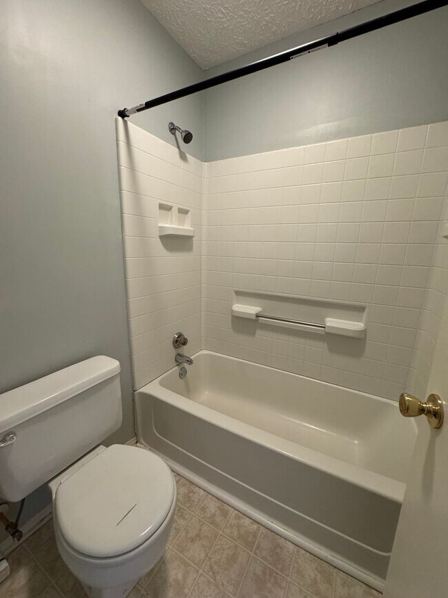 Building Photo - Large 3/2.5 House on Martha Berry Hwy- $1,495