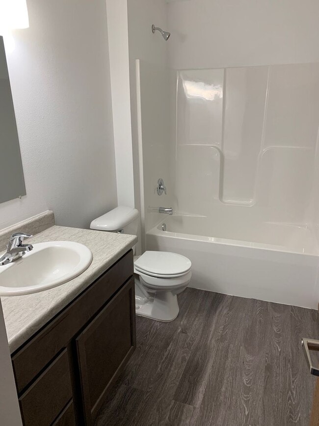 Building Photo - $500 off at Lipton Apartments – Your New H...