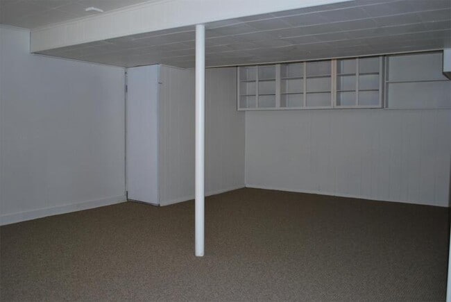 Building Photo - 2830 Hillhaven Ct SE
