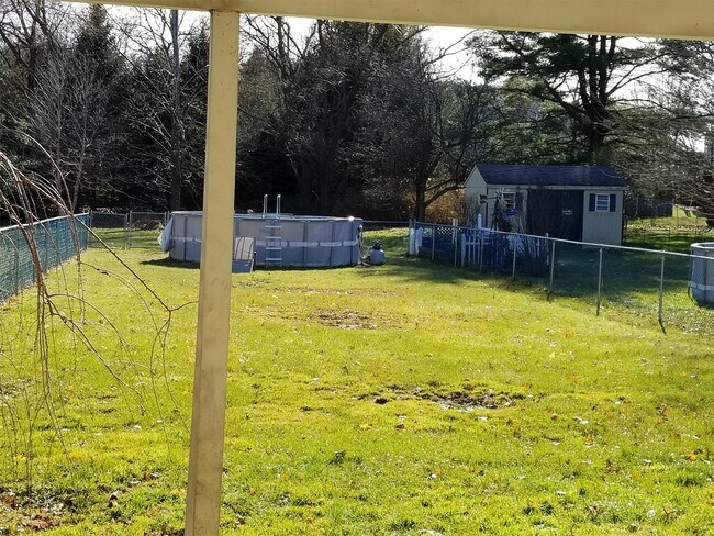 Building Photo - 420 Cherry Ln