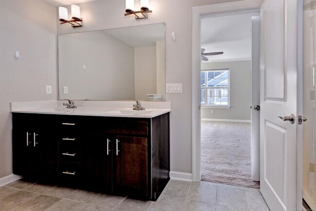 Building Photo - 107 Bicameral Ln