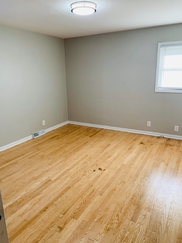 Building Photo - 2731 W Elm Rd