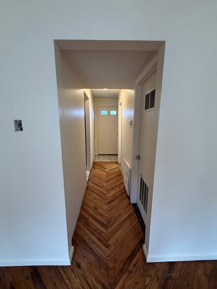 Building Photo - 118 Central Ave