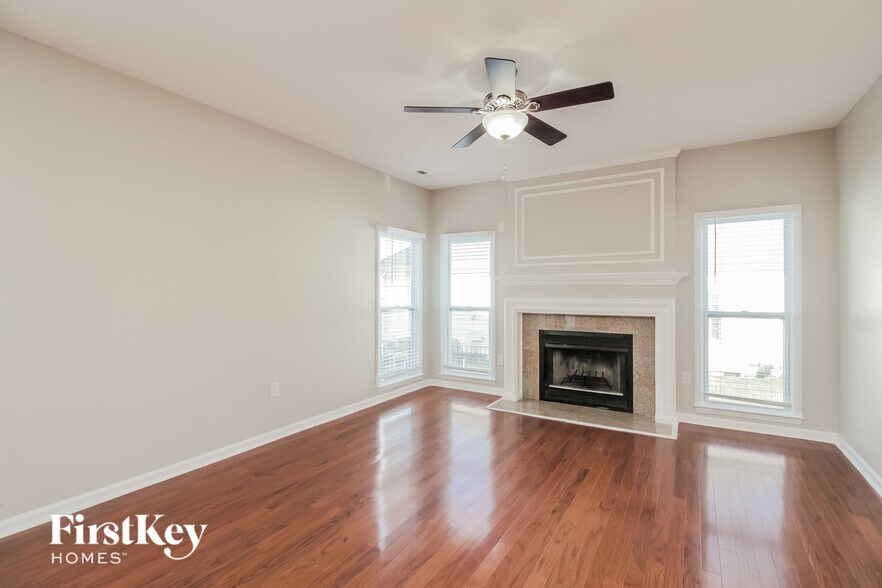 Building Photo - 6619 Hawksnest Dr