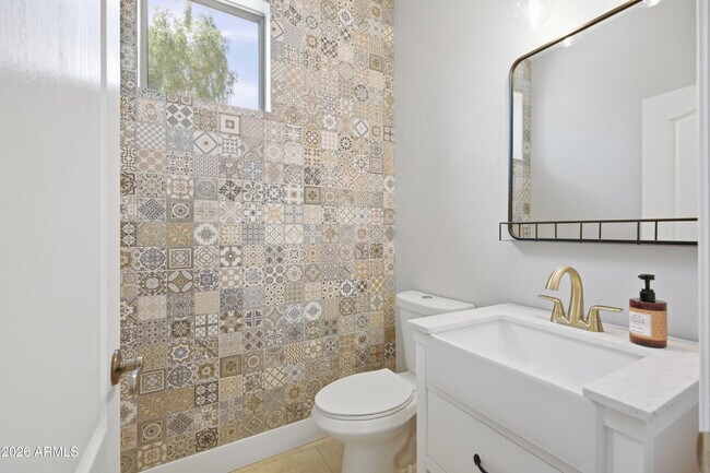 Building Photo - 4248 S Mariposa Dr